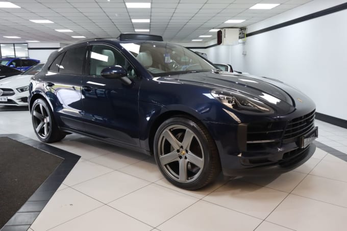 2025 Porsche Macan