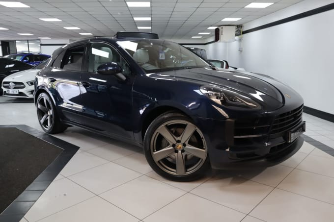 2025 Porsche Macan