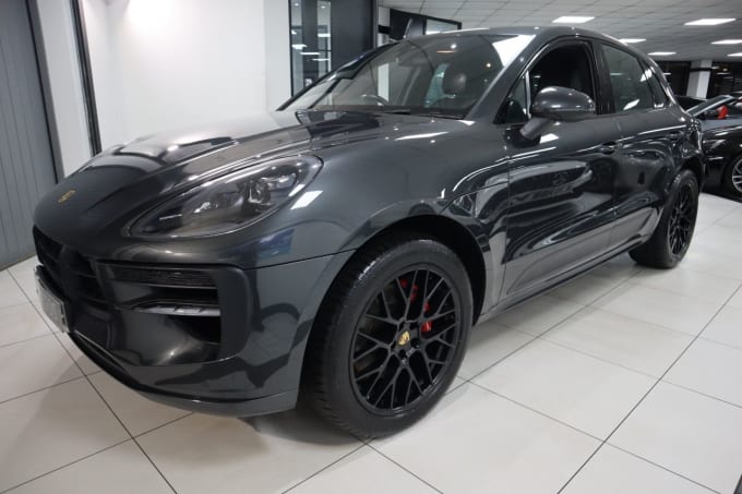 2025 Porsche Macan