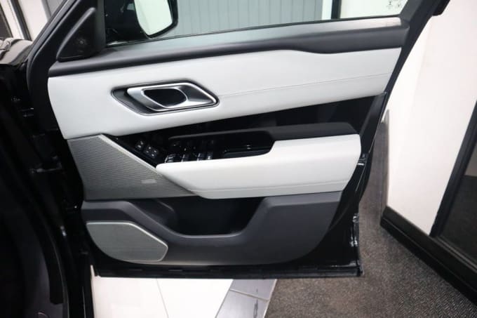 2025 Land Rover Range Rover Velar