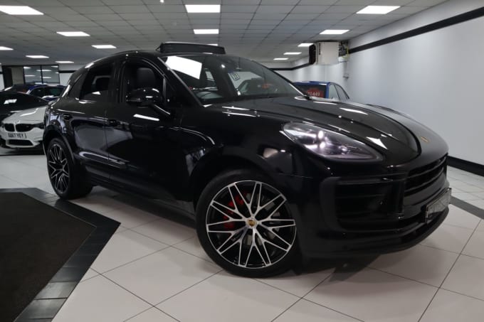 2025 Porsche Macan