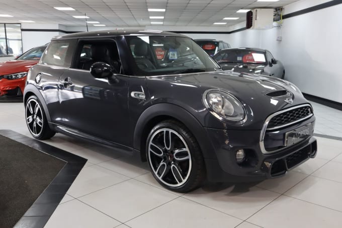 2025 Mini Hatch