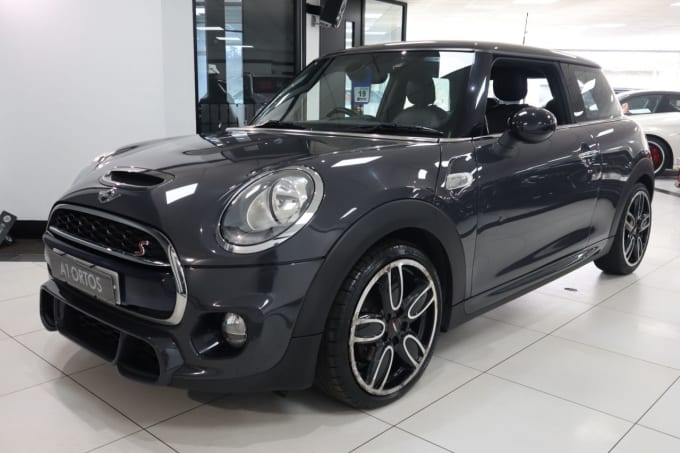 2025 Mini Hatch