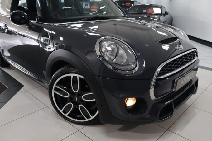 2025 Mini Hatch