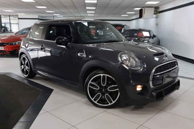 2025 Mini Hatch