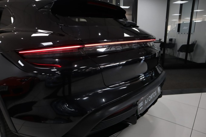 2025 Porsche Taycan