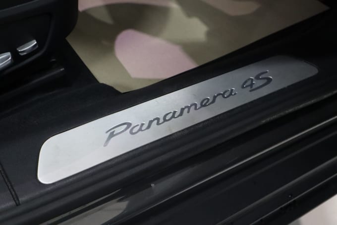 2025 Porsche Panamera