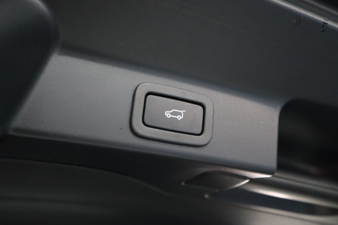 2025 Jaguar F-pace