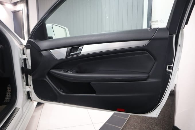 2025 Mercedes-benz C-class
