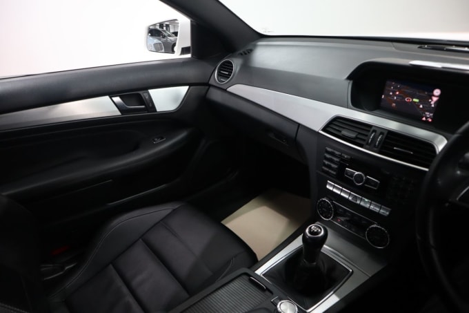 2025 Mercedes-benz C-class