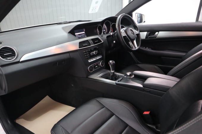 2025 Mercedes-benz C-class