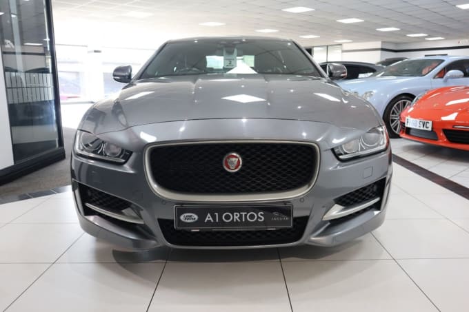2025 Jaguar Xe