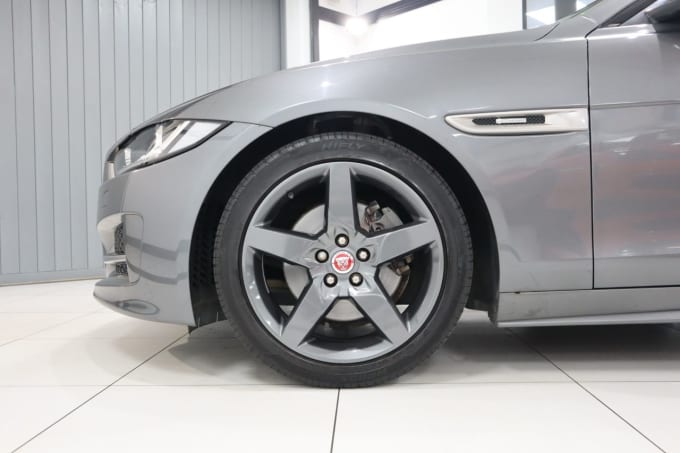 2025 Jaguar Xe