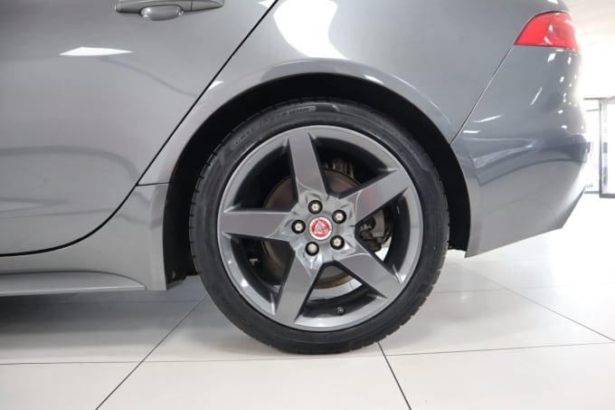 2025 Jaguar Xe