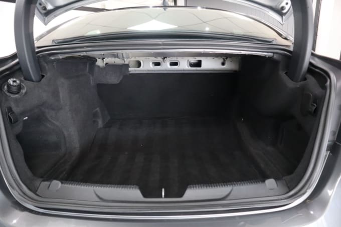 2025 Jaguar Xe