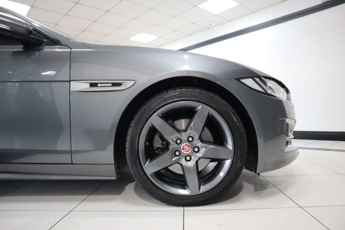 2025 Jaguar Xe