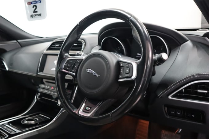 2025 Jaguar Xe