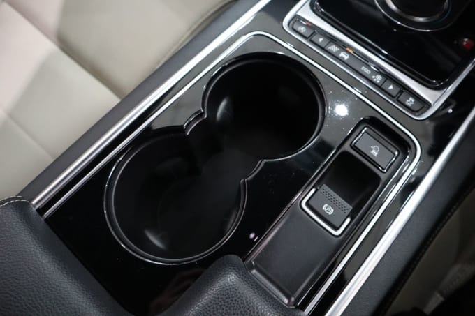 2025 Jaguar Xe
