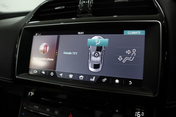 2025 Jaguar Xe
