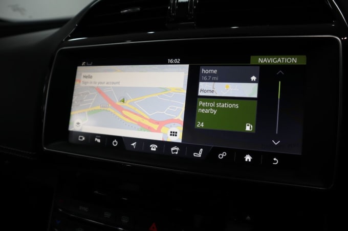 2025 Jaguar Xe