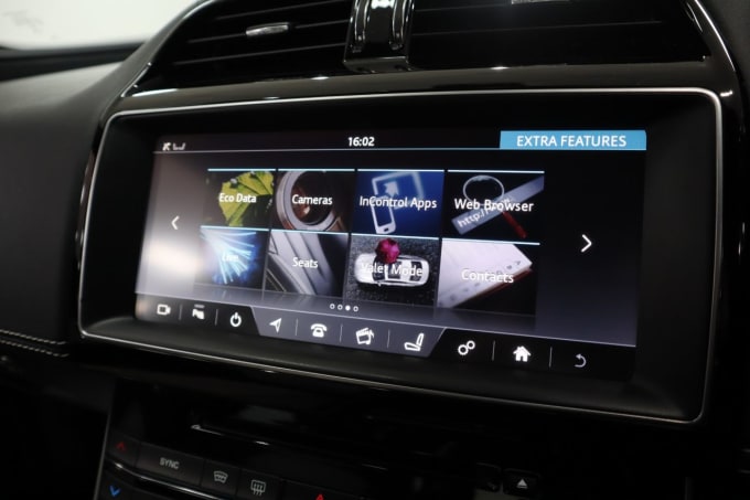 2025 Jaguar Xe