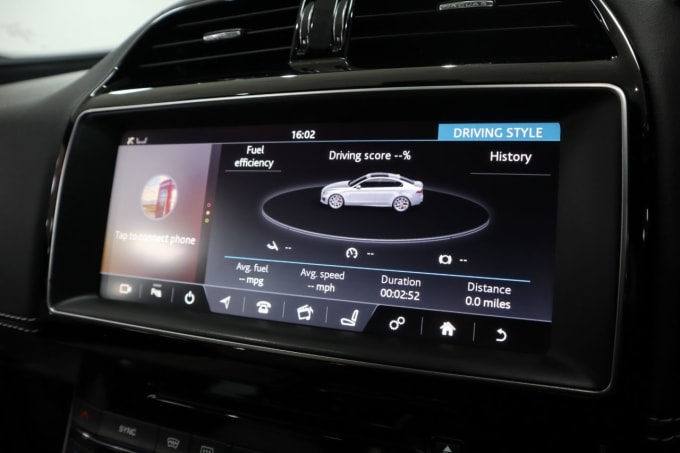 2025 Jaguar Xe
