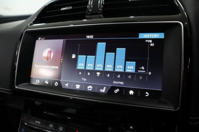 2025 Jaguar Xe