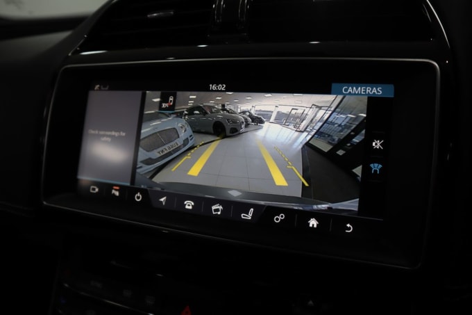 2025 Jaguar Xe