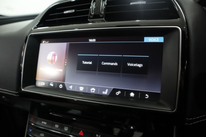 2025 Jaguar Xe