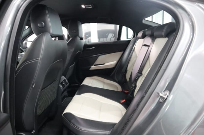 2025 Jaguar Xe