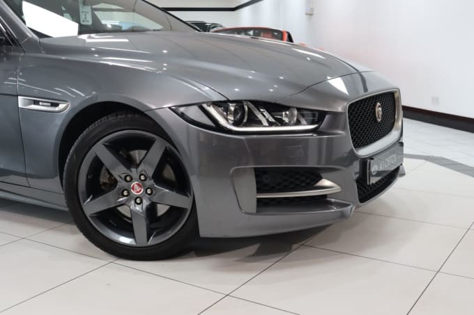2025 Jaguar Xe