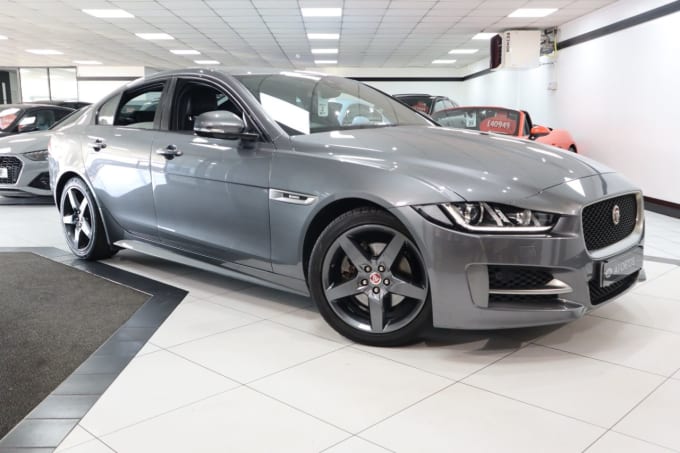 2025 Jaguar Xe