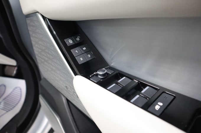 2025 Land Rover Range Rover Velar