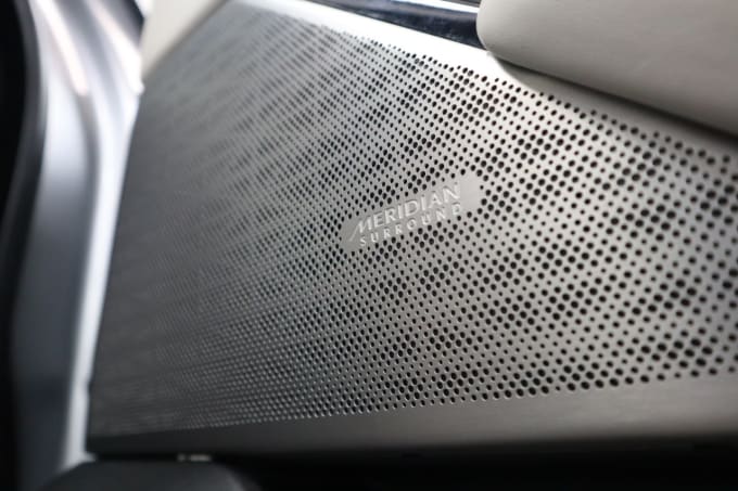 2025 Land Rover Range Rover Velar