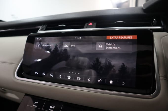 2025 Land Rover Range Rover Velar
