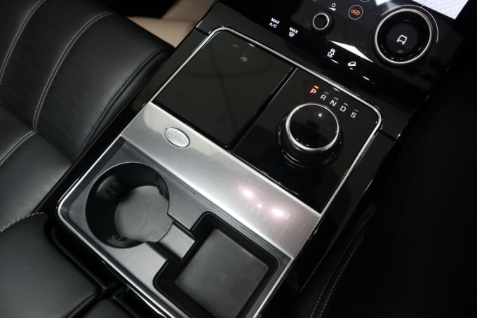 2025 Land Rover Range Rover Velar