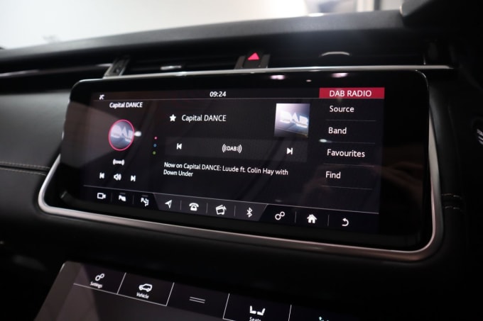 2025 Land Rover Range Rover Velar