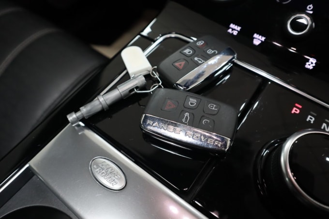 2025 Land Rover Range Rover Velar
