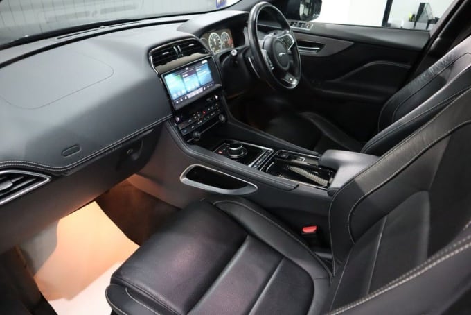 2025 Jaguar F-pace