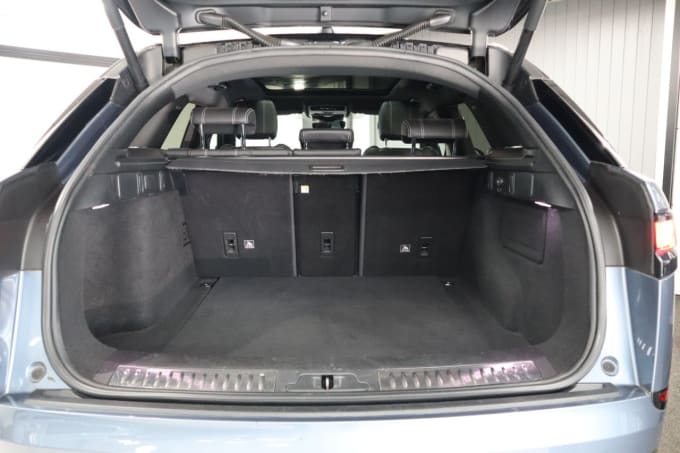 2025 Land Rover Range Rover Velar