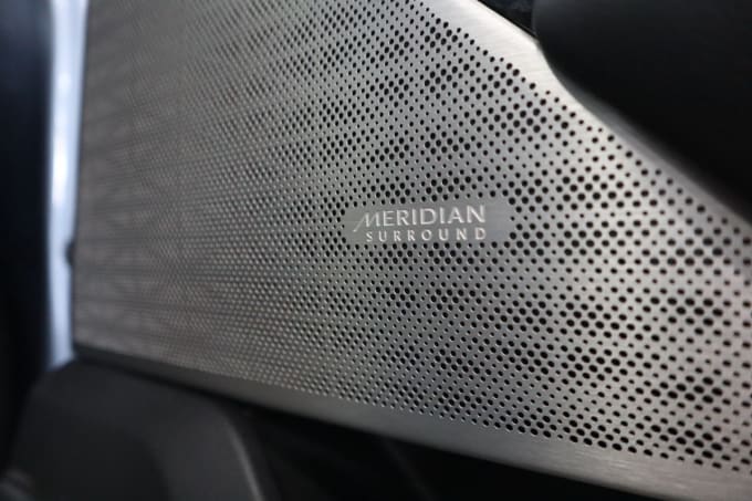 2025 Land Rover Range Rover Velar