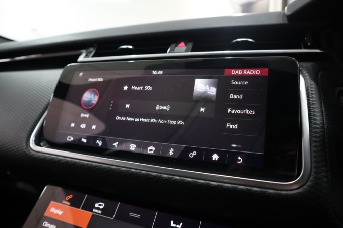 2025 Land Rover Range Rover Velar