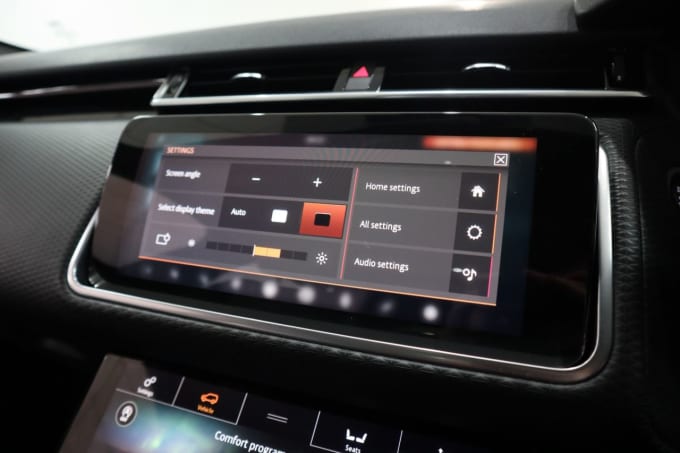 2025 Land Rover Range Rover Velar