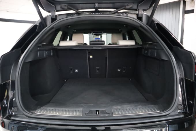 2025 Land Rover Range Rover Velar