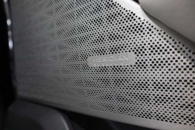 2025 Land Rover Range Rover Velar
