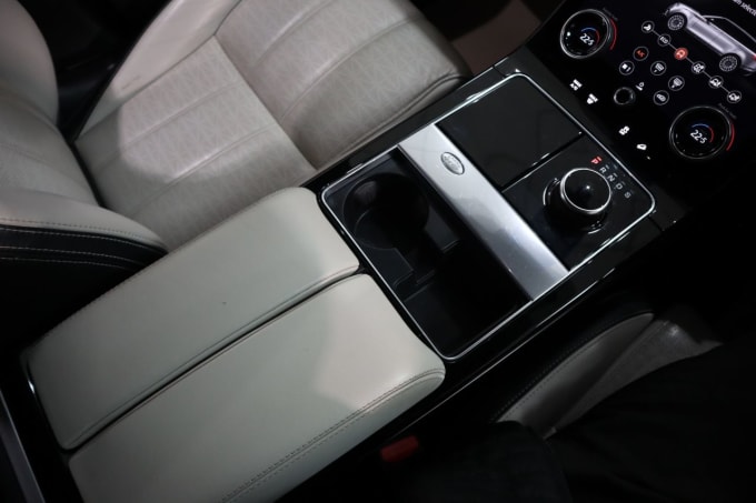 2025 Land Rover Range Rover Velar