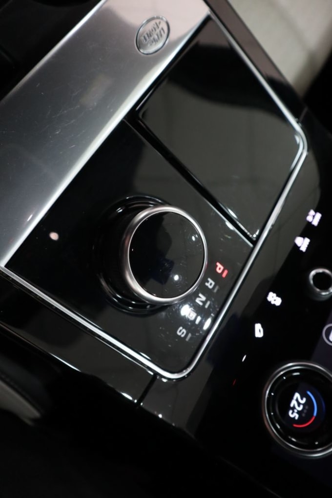 2025 Land Rover Range Rover Velar
