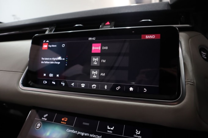 2025 Land Rover Range Rover Velar