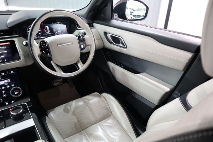 2025 Land Rover Range Rover Velar
