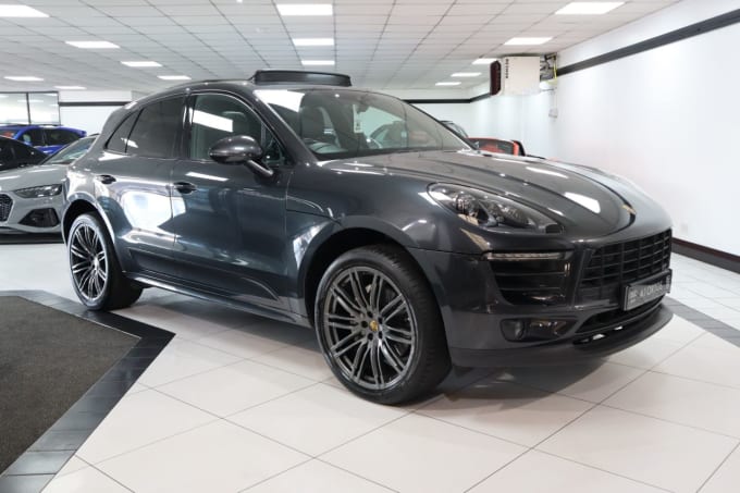 2025 Porsche Macan